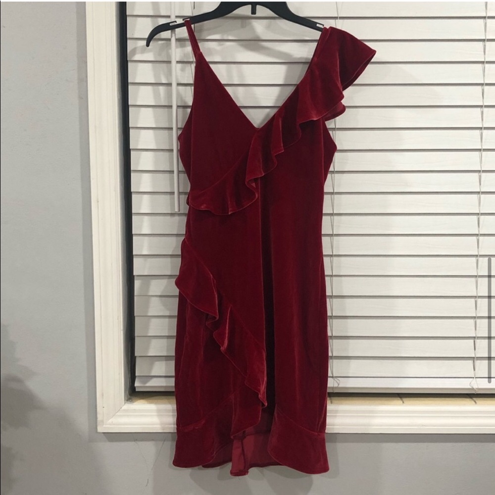 Express Ruffled Dress Velvet In Red - Picture 2 of 5